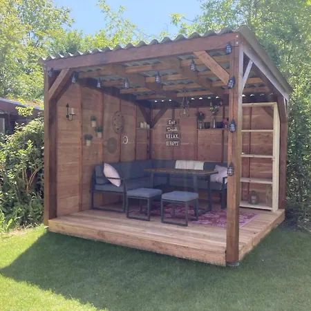 Dom wakacyjny With Terrace *